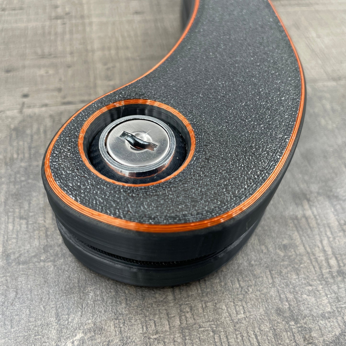 Lockable humbler