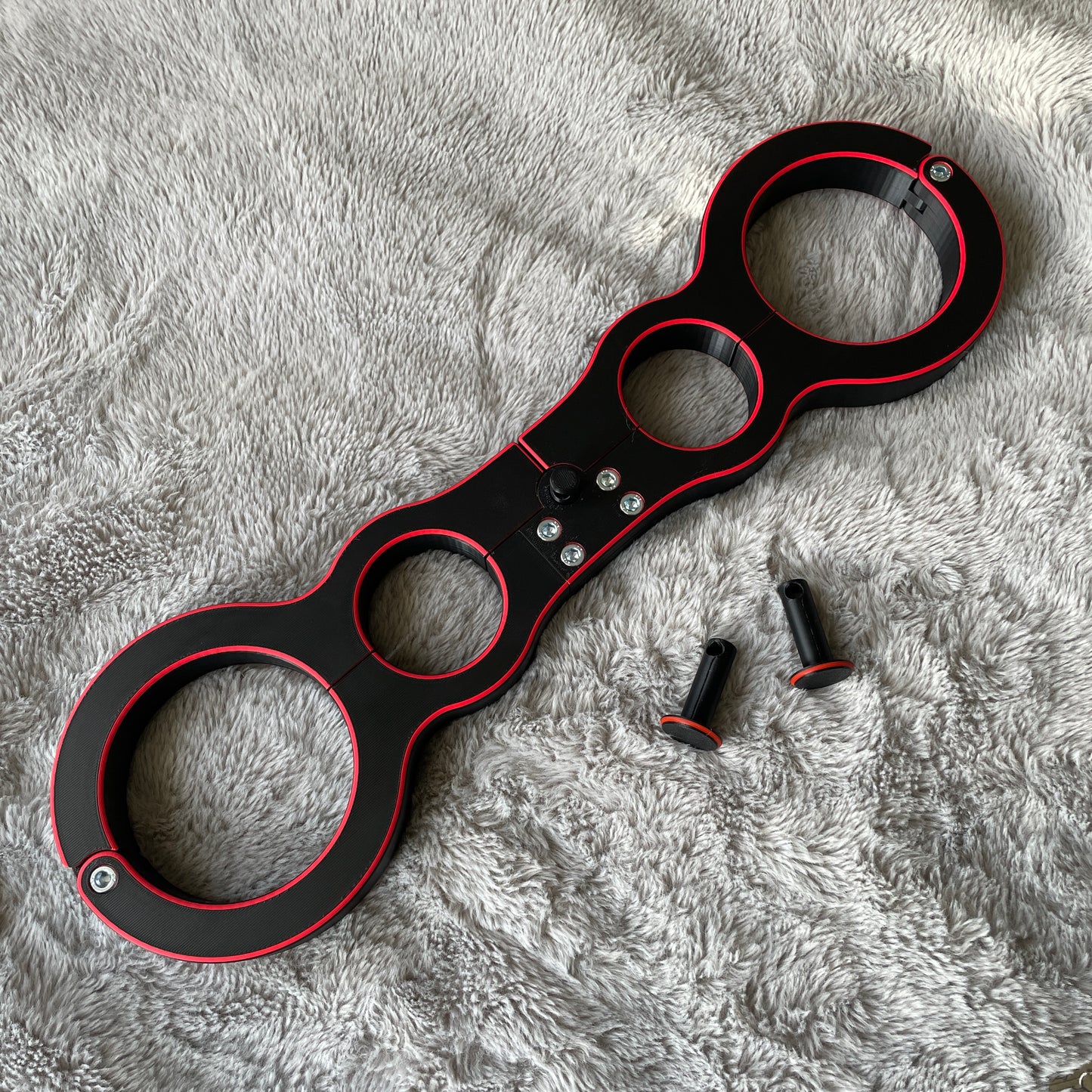 BDSM schandpaal - pols en enkel boeien