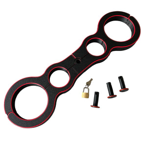 Een schandpaal voor BDSM in het zwart met rode accenten